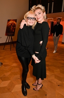 Florence Pugh feet photo thumbnail