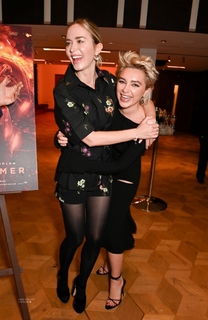 Florence Pugh feet photo thumbnail