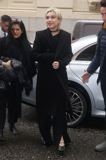 Florence Pugh feet photo thumbnail