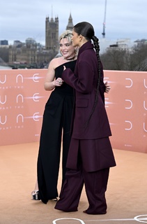 Florence Pugh feet photo thumbnail