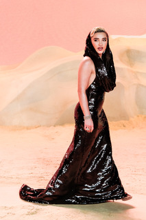 Florence Pugh feet photo thumbnail