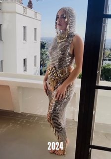 Florence Pugh feet photo thumbnail