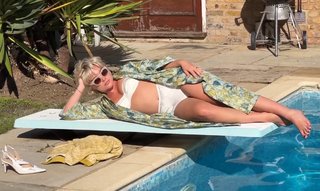 Florence Pugh feet photo thumbnail