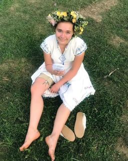 Florence Pugh feet photo thumbnail