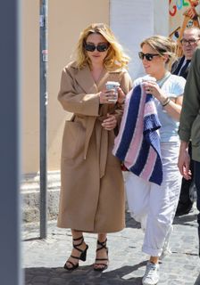 Florence Pugh feet photo 4