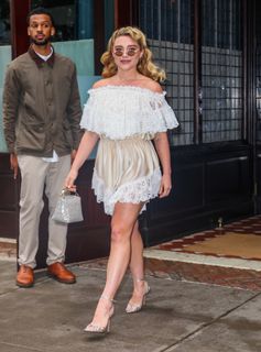 Florence Pugh feet photo 6