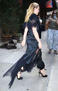 Florence Pugh feet photo 17