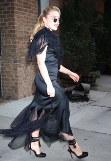 Florence Pugh feet photo 15