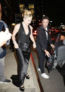 Florence Pugh feet photo 6