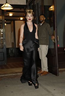Florence Pugh feet photo 5