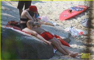 Florence Welch feet photo thumbnail