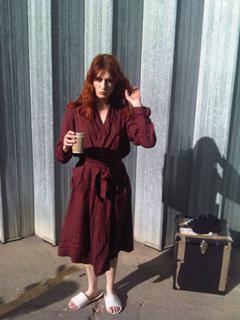 Florence Welch feet photo thumbnail