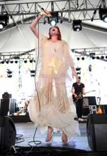 Florence Welch feet photo thumbnail