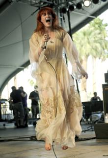 Florence Welch feet photo thumbnail