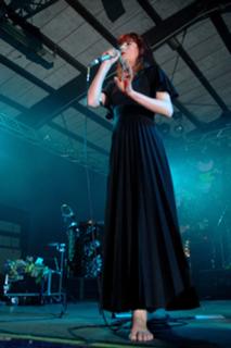 Florence Welch feet photo thumbnail