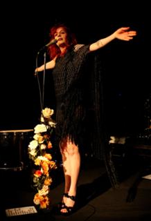 Florence Welch feet photo thumbnail