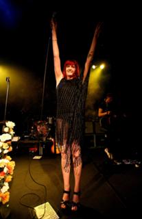 Florence Welch feet photo thumbnail