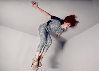 Florence Welch feet photo thumbnail