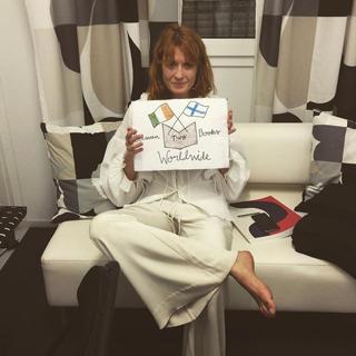 Florence Welch feet photo thumbnail