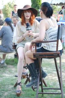 Florence Welch feet photo thumbnail