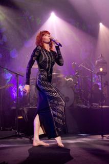 Florence Welch feet photo thumbnail