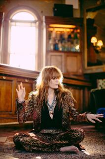 Florence Welch feet photo thumbnail