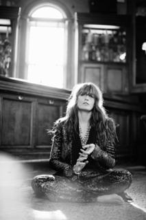 Florence Welch feet photo thumbnail