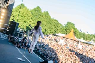 Florence Welch feet photo thumbnail