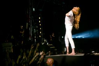 Florence Welch feet photo thumbnail