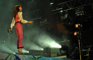 Florence Welch feet photo thumbnail