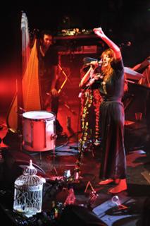 Florence Welch feet photo thumbnail