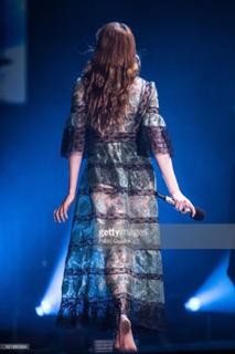 Florence Welch feet photo thumbnail