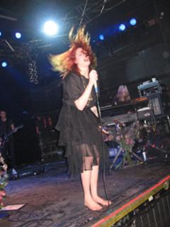 Florence Welch feet photo thumbnail