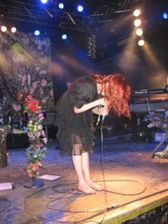 Florence Welch feet photo thumbnail
