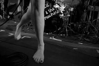 Florence Welch feet photo thumbnail