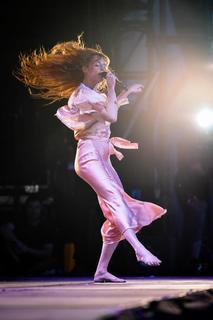 Florence Welch feet photo thumbnail