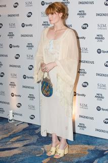 Florence Welch feet photo thumbnail