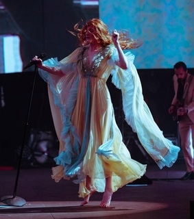 Florence Welch feet photo thumbnail