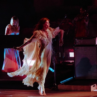 Florence Welch feet photo thumbnail
