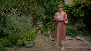 Florence Welch feet photo thumbnail