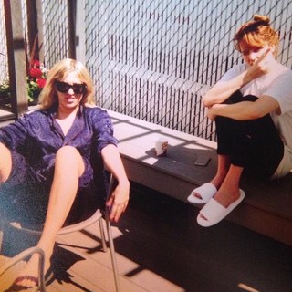 Florence Welch feet photo thumbnail