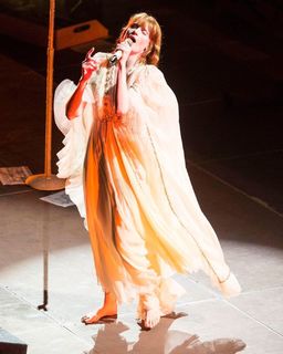 Florence Welch feet photo thumbnail