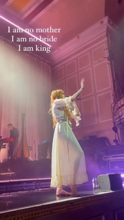 Florence Welch feet photo thumbnail