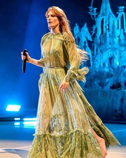 Florence Welch feet photo thumbnail