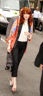 Florence Welch feet photo thumbnail