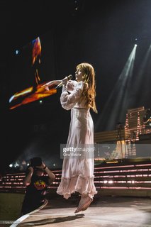 Florence Welch feet photo thumbnail
