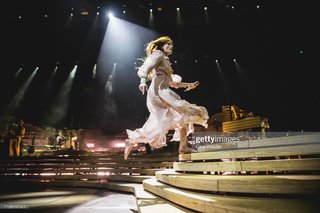 Florence Welch feet photo thumbnail