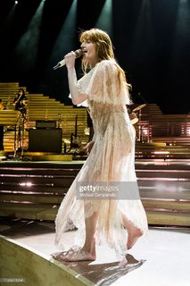 Florence Welch feet photo thumbnail