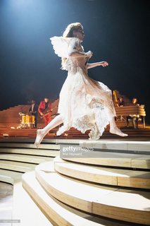 Florence Welch feet photo thumbnail