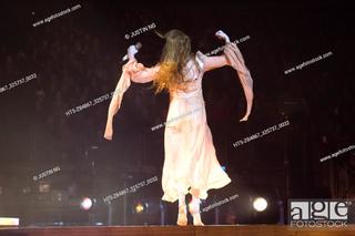 Florence Welch feet photo thumbnail
